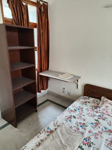 Furnished Amenities in 3 BHK Apartment at Shiv Shakti Apartments Gurgaon, Sector 54 – for Rent
