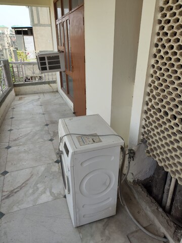 Team Area in 3 BHK Apartment at Shiv Shakti Apartments Gurgaon, Sector 54 – for Rent