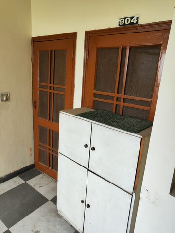 Room in 3 BHK Apartment at Shiv Shakti Apartments Gurgaon, Sector 54 – for Rent