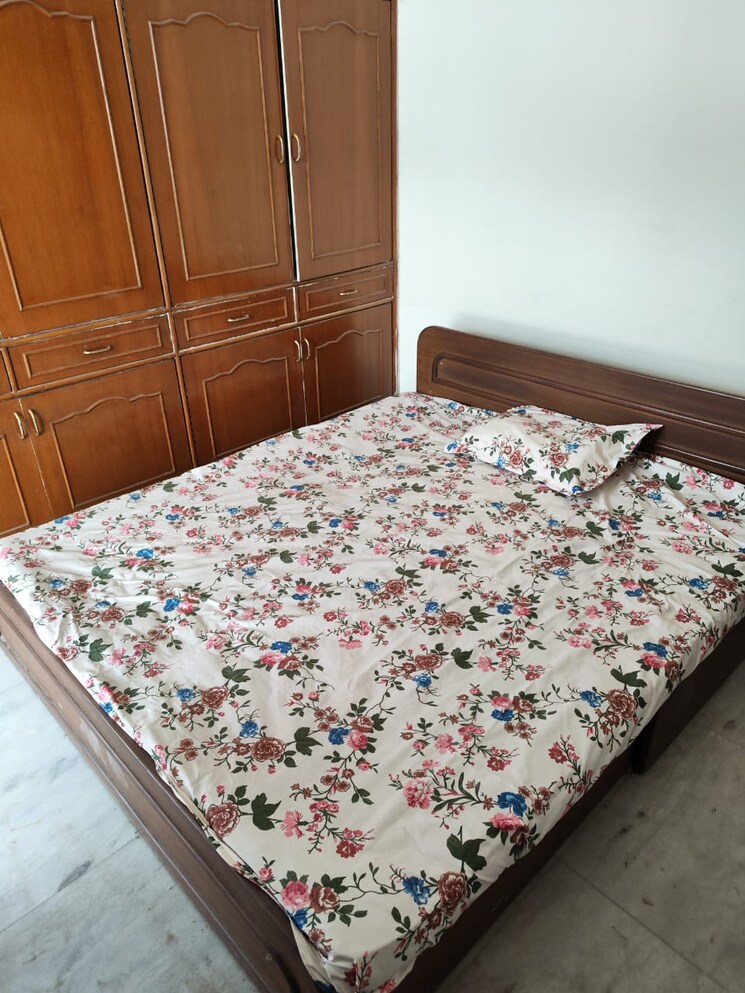 Bedroom, shiv-shakti-apartments-gurgaon 3 Bedroom 1350 Sq.Ft. Apartment In Sector 54 Gurgaon 9098926