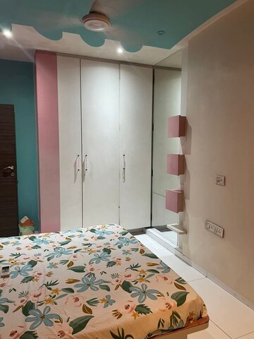 Bedroom in 2 BHK Apartment at Andheri West – for Rent