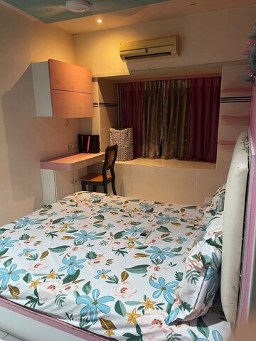Bedroom in 2 BHK Apartment at Andheri West – for Rent