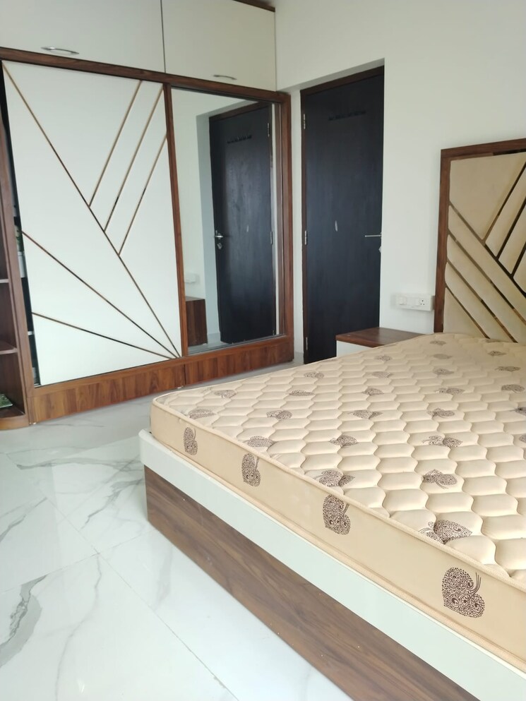 Master Bedroom, rna-ng-eclat 2 Bedroom 801 Sq.Ft. Apartment In Andheri West Mumbai 9099033