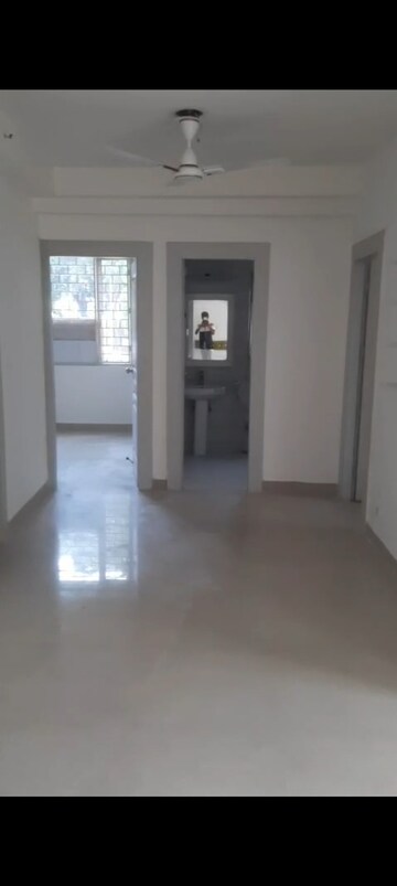 Room in 2.5 BHK Apartment at Sikka Karnam Greens, Sector 143b – for Rent