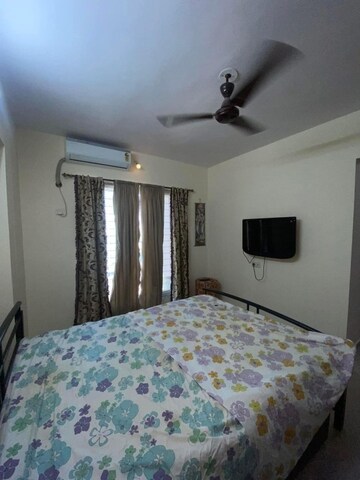 Bedroom in 2 BHK Apartment at Mahavir Kalpavruksha, Ghodbunder Road – for Rent