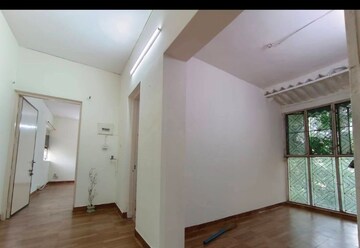 Room in 3 BHK Builder Floor at Paryavaran Complex – for Rent