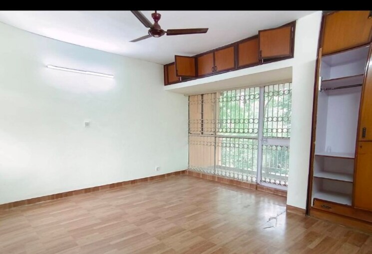 Room, paryavaran complex 3 Bedroom 1350 Sq.Ft. Builder Floor In Paryavaran Complex Delhi 9099042
