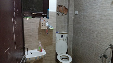 Bathroom in 1 BHK Builder Floor at Vaishali Sector 3 – for Rent