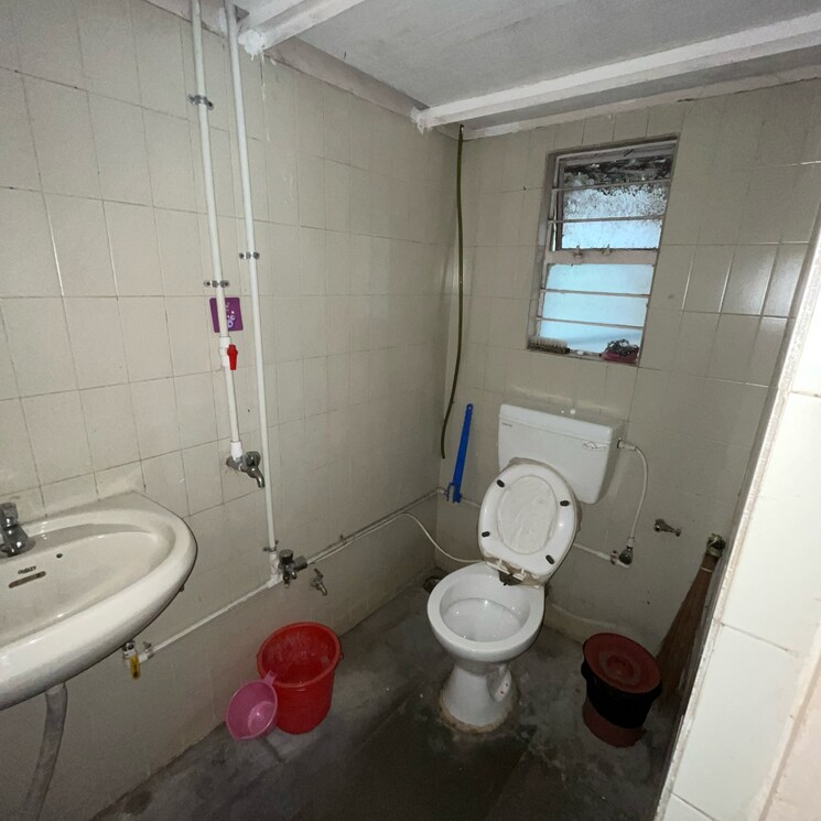 Bathroom, rahul-residency Commercial Office Space 550 Sq.Ft. In Bhusari Colony Pune 9099056