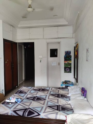Bedroom in 2 BHK Apartment at Andheri West – for Rent