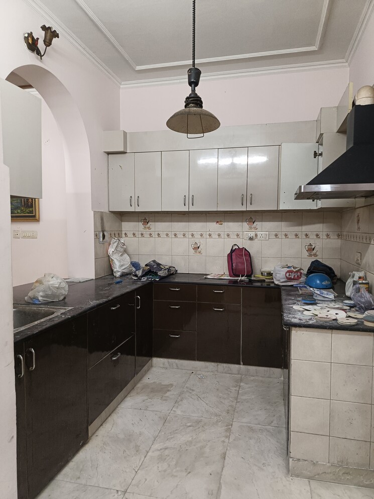 Kitchen, sector 36 3 Bedroom 202 Sq.Mt. Independent House In Sector 36 Noida 9099099