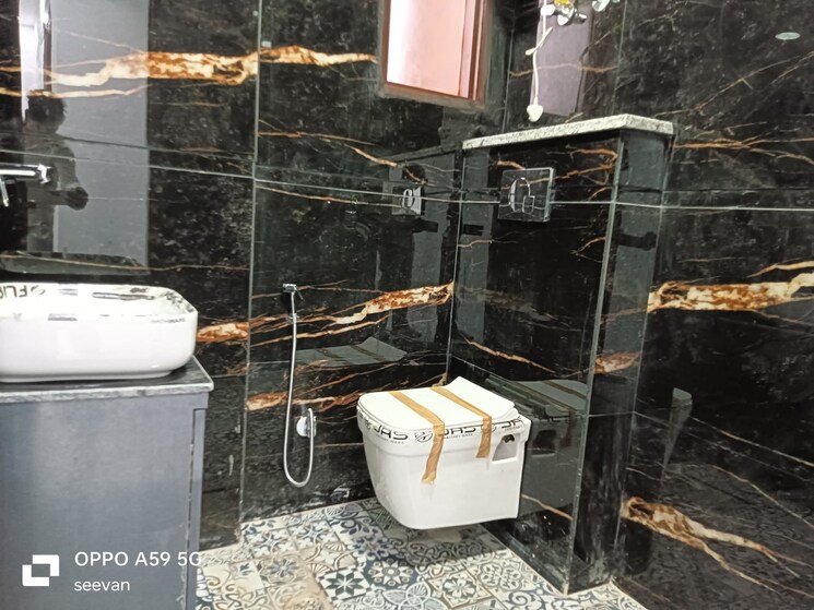 Bathroom, paryavaran complex 2 Bedroom 900 Sq.Ft. Builder Floor In Paryavaran Complex Delhi 9099101
