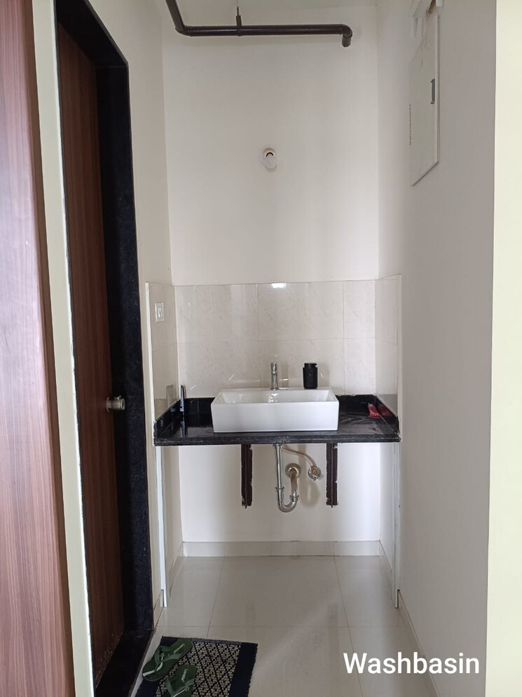 Bathroom, mantra-insignia 2 Bedroom 824 Sq.Ft. Apartment In Mundhwa Pune 9099104