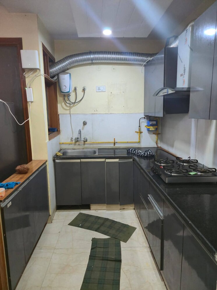 Kitchen, paryavaran complex 2 Bedroom 1800 Sq.Ft. Builder Floor In Paryavaran Complex Delhi 9099218