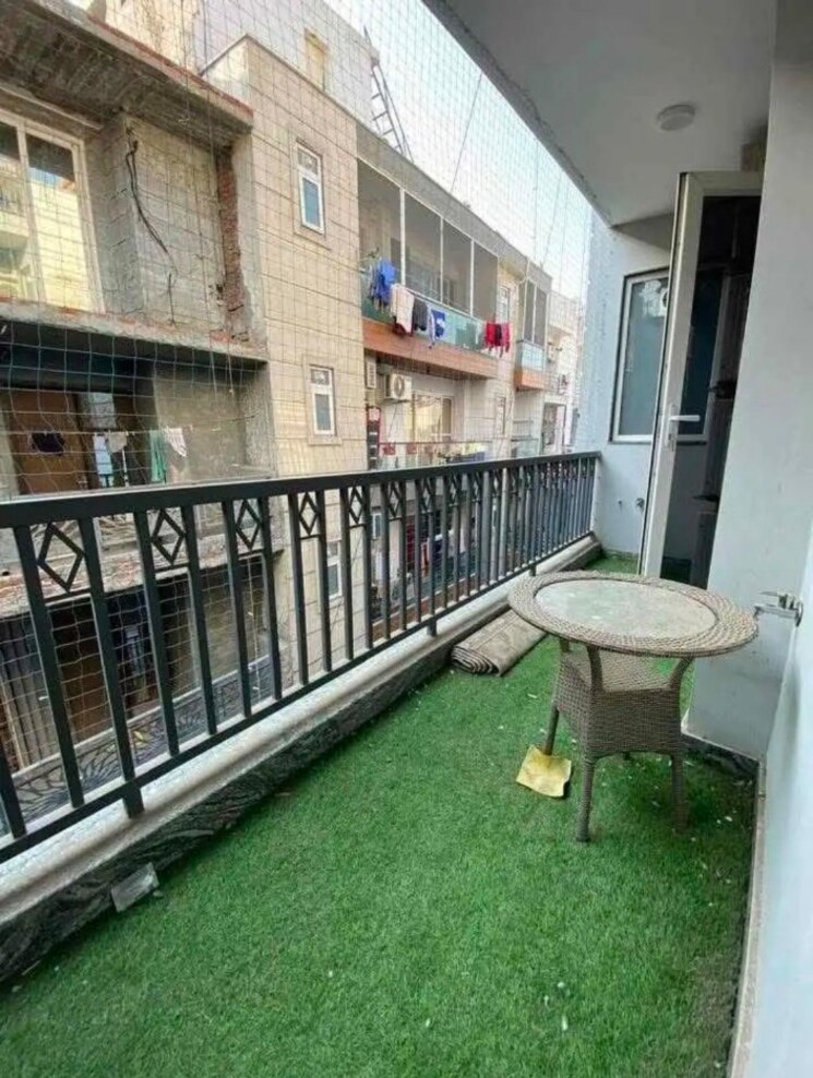 Balcony, paryavaran complex 1 Bedroom 500 Sq.Ft. Builder Floor In Paryavaran Complex Delhi 9099259