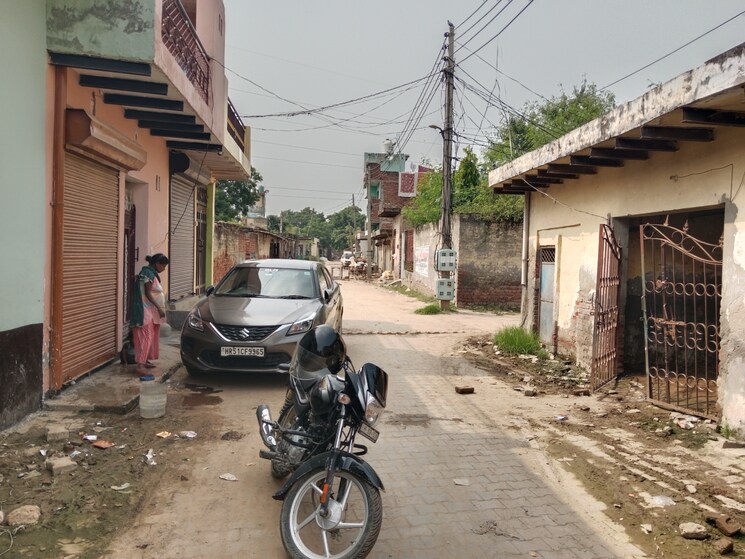  Parking, amolik-city-walk-88 4 Bedroom 242 Sq.Yd. Independent House In Sector 88 Faridabad 9099162