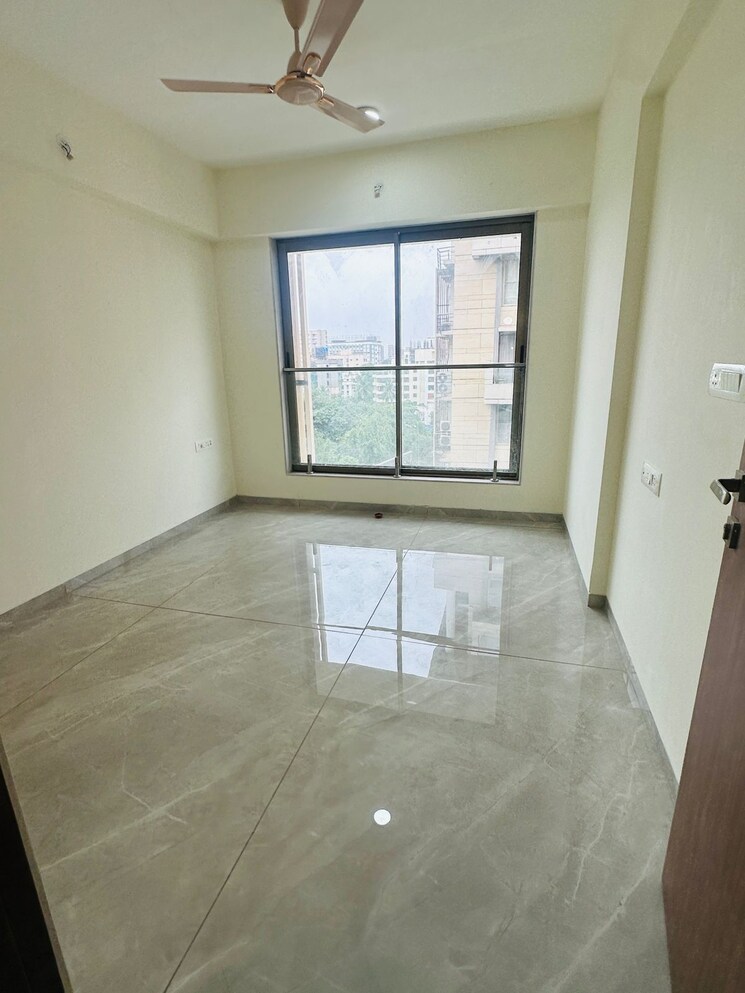 Room, hubtown-seasons 3 Bedroom 1200 Sq.Ft. Apartment In Chembur Mumbai 9099277