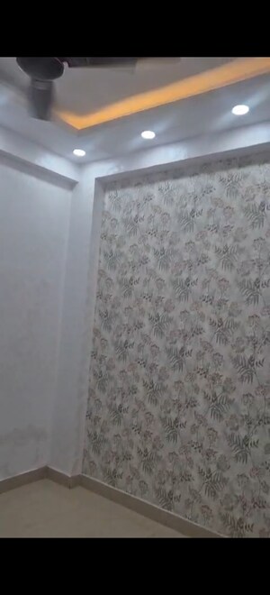 Room in 2 BHK Builder Floor at Gyan Khand ii – for Sale