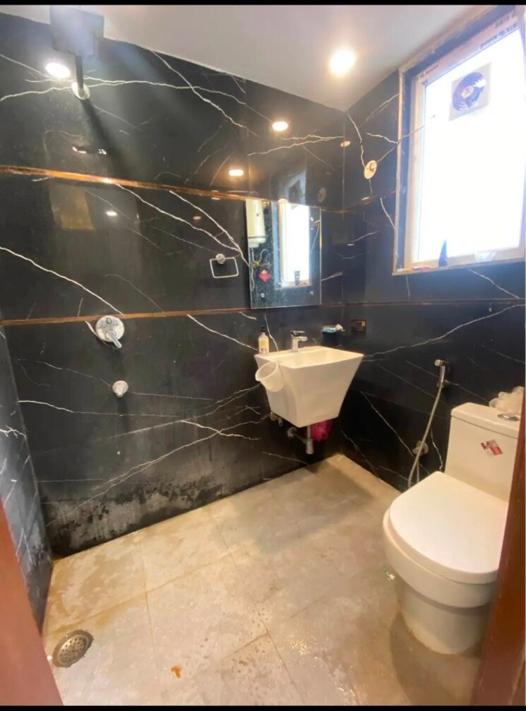 Team Area, paryavaran complex 2 Bedroom 950 Sq.Ft. Builder Floor In Paryavaran Complex Delhi 9099340