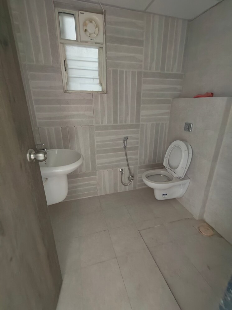 Bathroom, goel-ganga-millennia 2 Bedroom 667 Sq.Ft. Apartment In Undri Pune 9099339