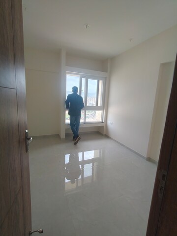 Room in 2 BHK Apartment at Nyati Exuberance 1, Undri – for Rent