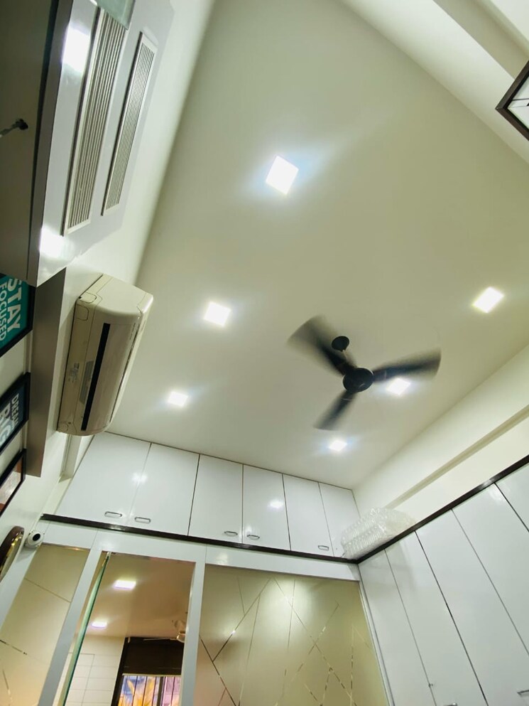 undefined, ghatkopar west Commercial Office Space 450 Sq.Ft. In Ghatkopar West Mumbai 9099391