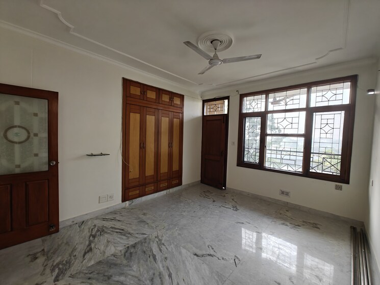 Room, sector 20 3 Bedroom 1943 Sq.Ft. Apartment In Sector 20 Panchkula 9099366