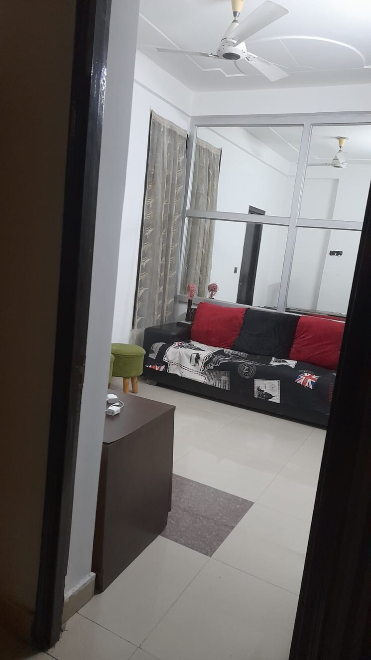 Kitchen, gyan khand ii 3 Bedroom 1500 Sq.Ft. Builder Floor In Gyan Khand ii Ghaziabad 9099399