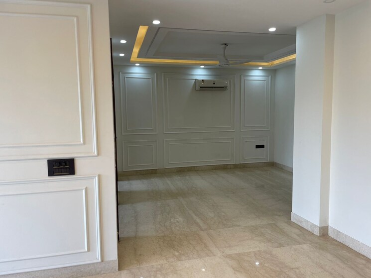 Room, sushant lok ii 4 Bedroom 300 Sq.Yd. Builder Floor In Sushant Lok ii Gurgaon 9099375