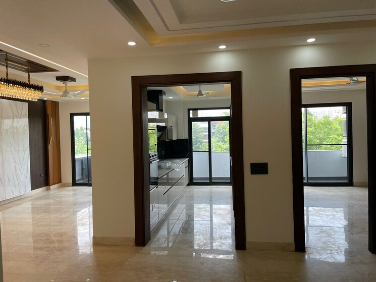 Room, sushant lok ii 4 Bedroom 300 Sq.Yd. Builder Floor In Sushant Lok ii Gurgaon 9099375