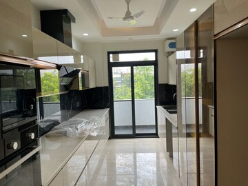 Team Area in 4 BHK Builder Floor at Sushant Lok ii – for Sale