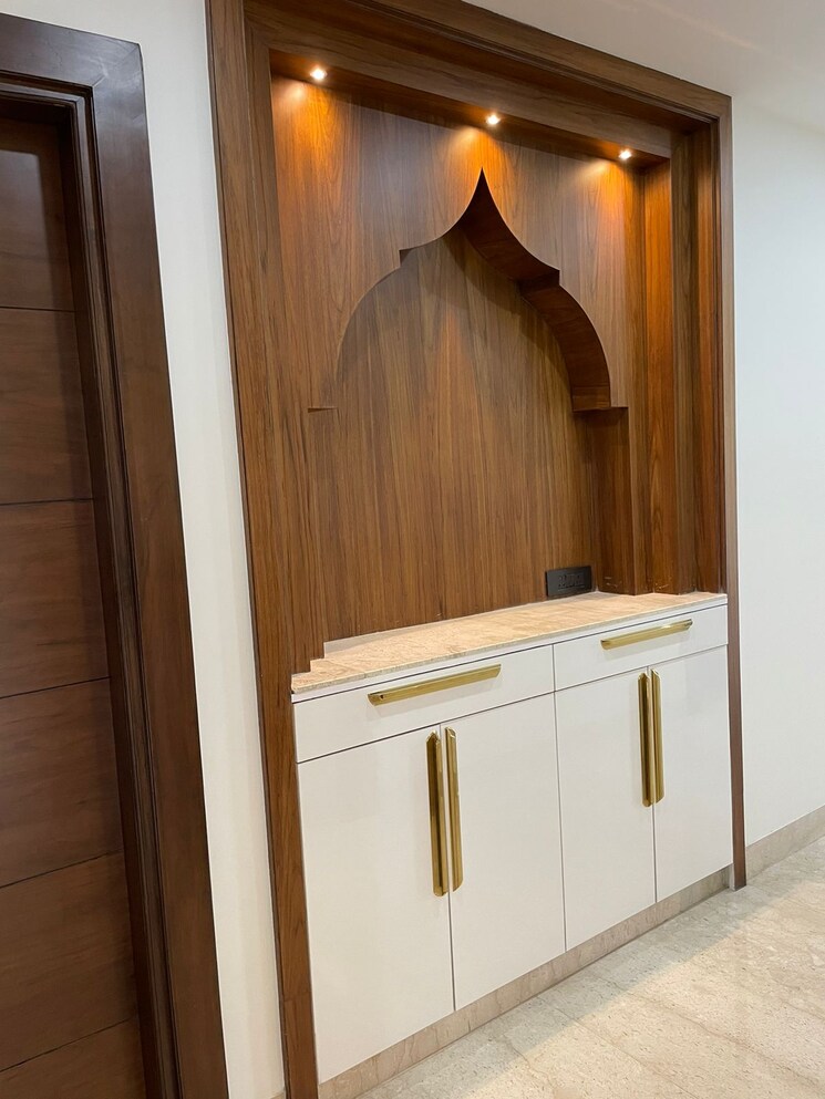 Room, sushant lok ii 4 Bedroom 300 Sq.Yd. Builder Floor In Sushant Lok ii Gurgaon 9099375