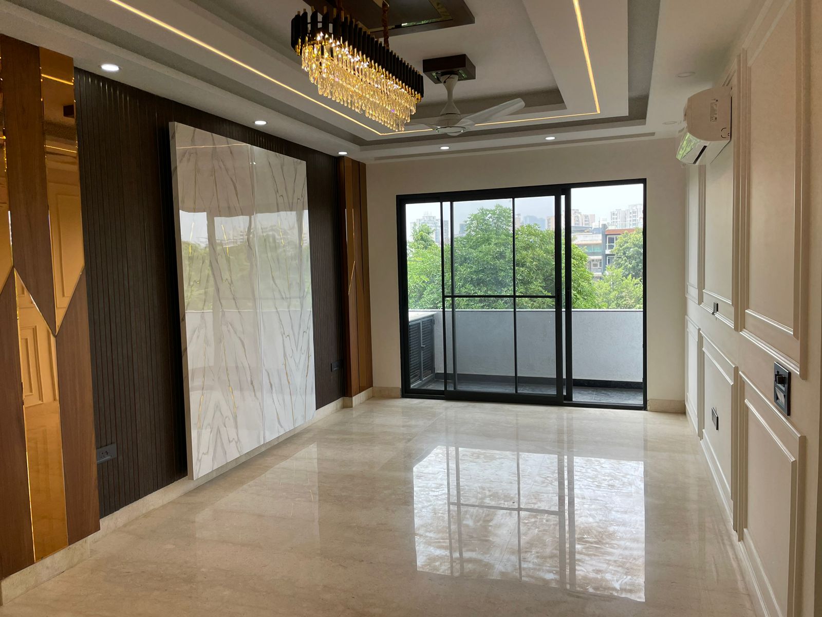 4 BHK + Servant Room Builder Floor For Sale in Sushant Lok II