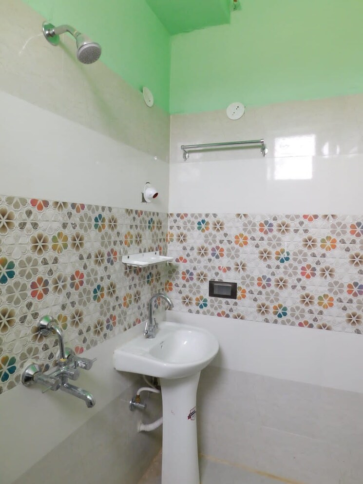 Attached Bathroom, manikonda 2 Bedroom 1150 Sq.Ft. Apartment In Manikonda Hyderabad 9099347