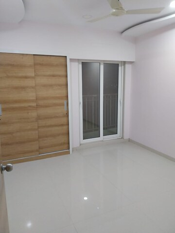 Room in 2 BHK Apartment at Jagdale Amizra, Vartak Nagar – for Sale