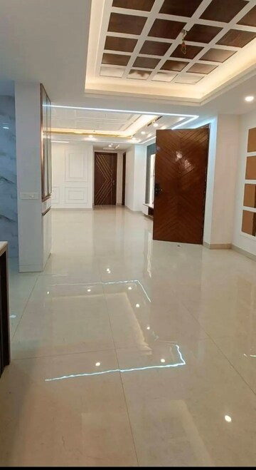 4 BHK Builder Floor For Rent in Paryavaran Complex