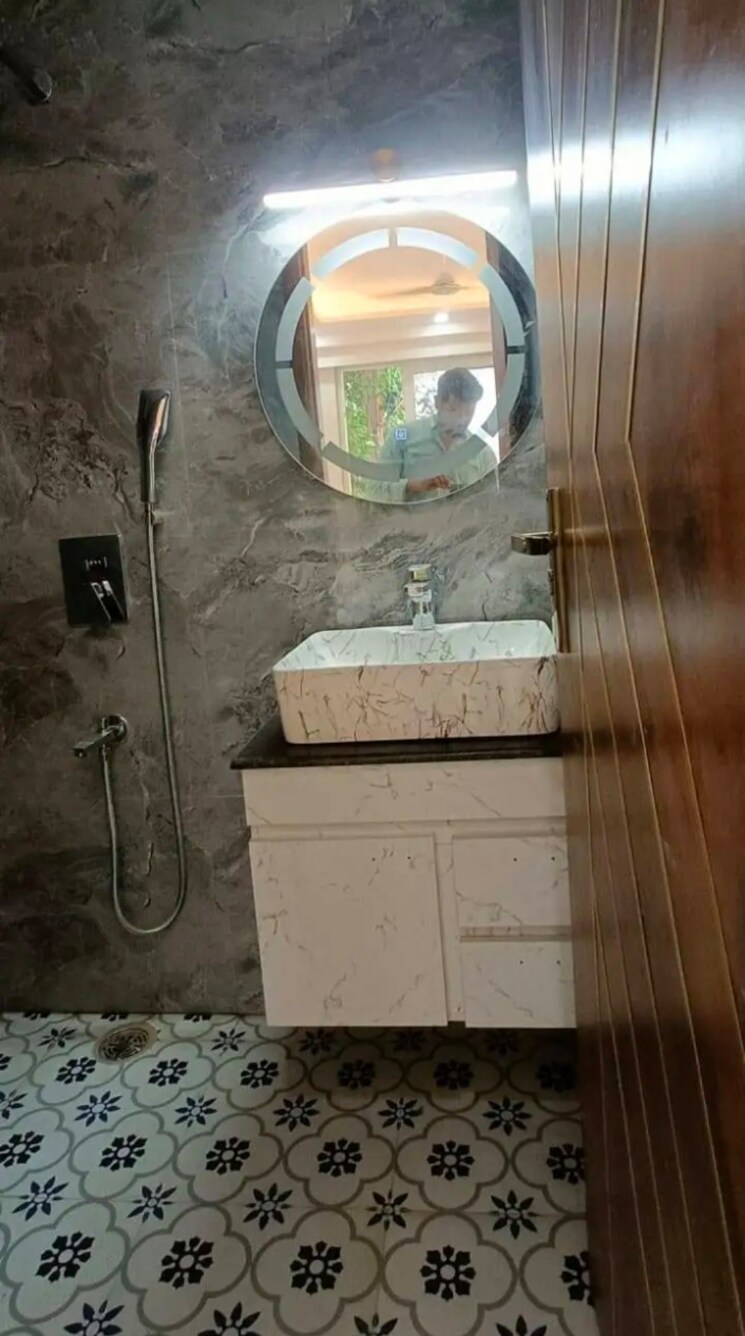 Bathroom, paryavaran complex 4 Bedroom 2250 Sq.Ft. Builder Floor In Paryavaran Complex Delhi 9099420