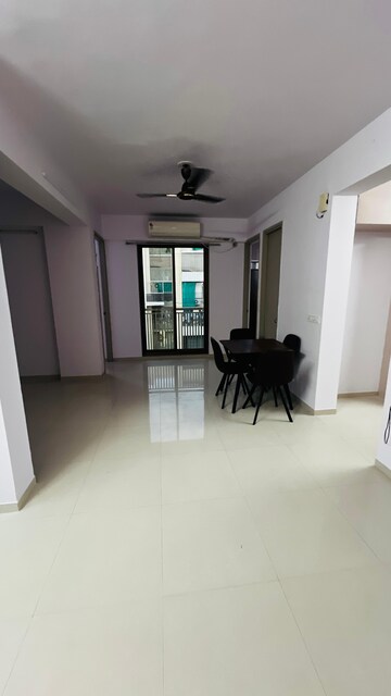 Team Area in 3 BHK Apartment at Gala Glory, Bopal – for Rent
