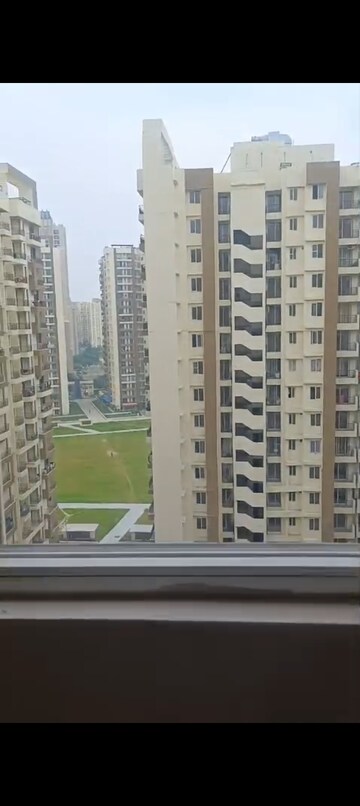 2.5 BHK Apartment – Exterior View View at Amrapali Golf Homes, Sector 4 Greater Noida - for Rent