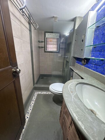 Team Area in 2 BHK Apartment at Wellington Apartment, Andheri West – for Rent