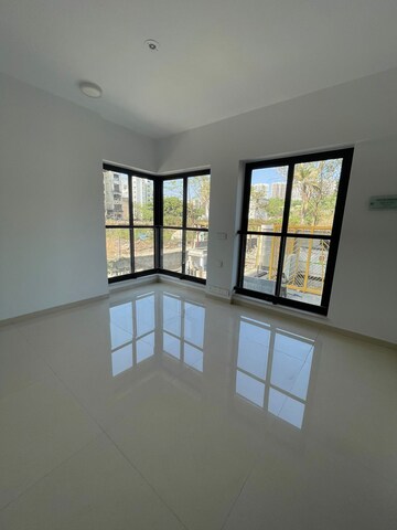 Room in 2 BHK Apartment at Kalpataru Woods Ville, Powai – for Sale