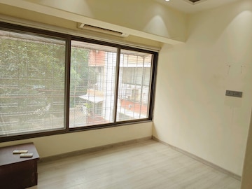 Room in 2 BHK Apartment at Lokhandwala Complex, Andheri West – for Rent