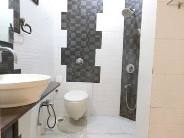Bathroom in 2 BHK Apartment at Lokhandwala Complex, Andheri West – for Rent