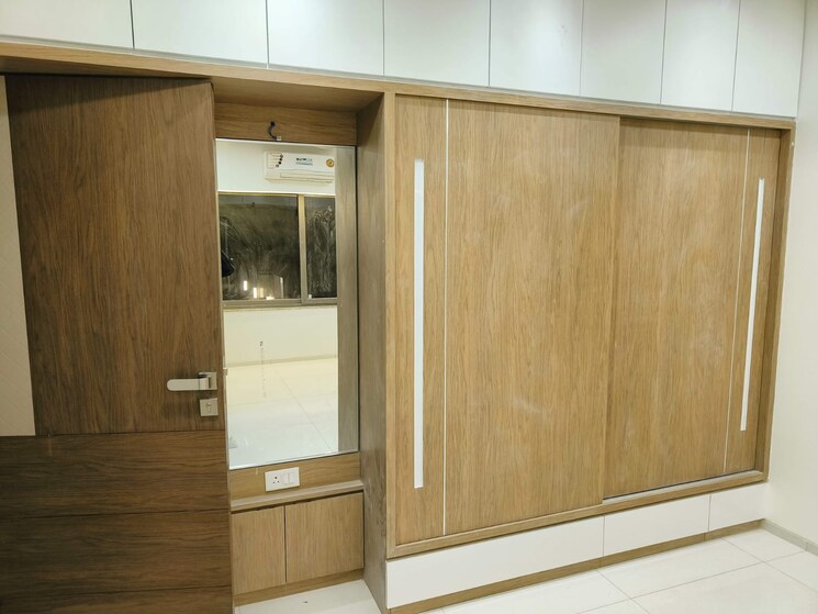 Room, vastrapur 4 Bedroom 3356 Sq.Ft. Apartment In Vastrapur Ahmedabad 9099504