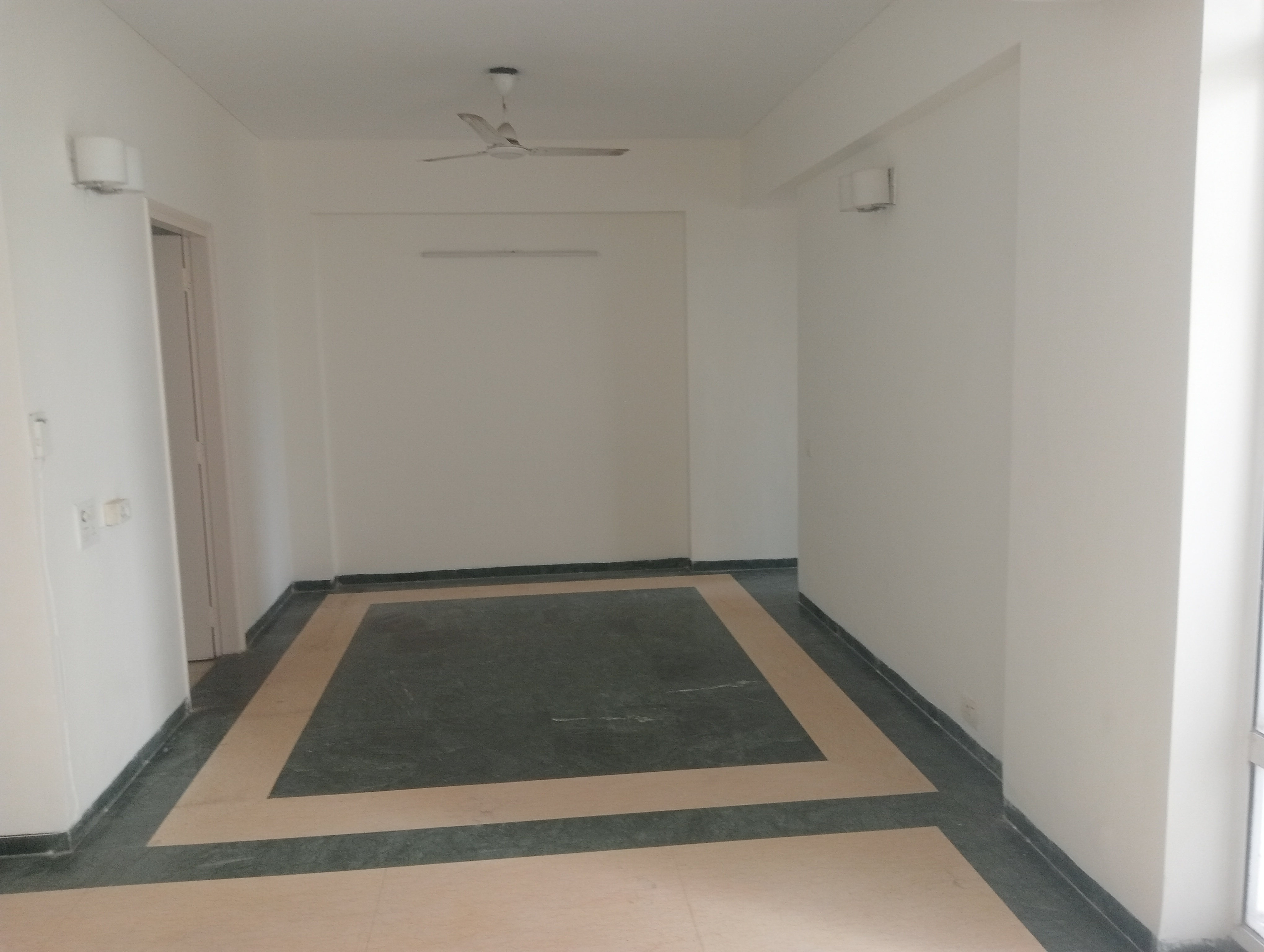 3 BHK + Servant Room Apartment For Rent in Bestech Park View City 2