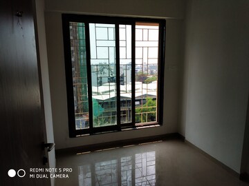 Room in 2 BHK Apartment at Lashkaria Anurag CHS, Andheri West – for Rent