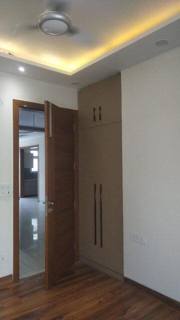 Room in 4 BHK Builder Floor at Sushant Lok ii – for Sale