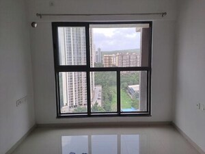 Room in 2 BHK Apartment at Level The Residences, Andheri West – for Sale