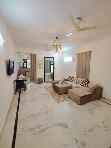 Living Room in 2 BHK Builder Floor at Ardee City, Sector 52 – for Rent