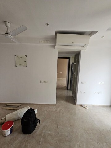 Room in 1 BHK Apartment at Hiranandani Regent Hill, Powai – for Rent